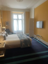 Spacious room