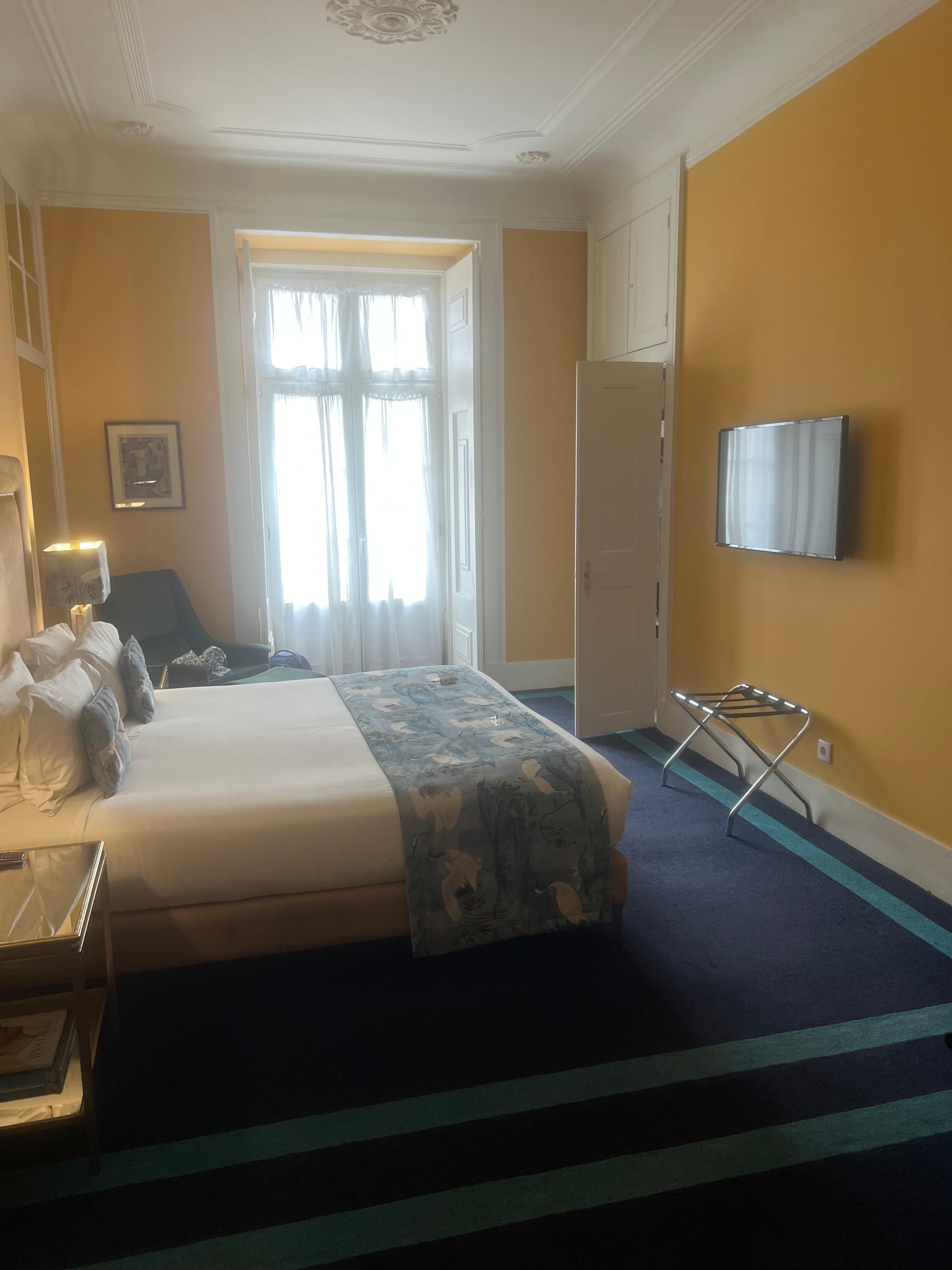 Spacious room