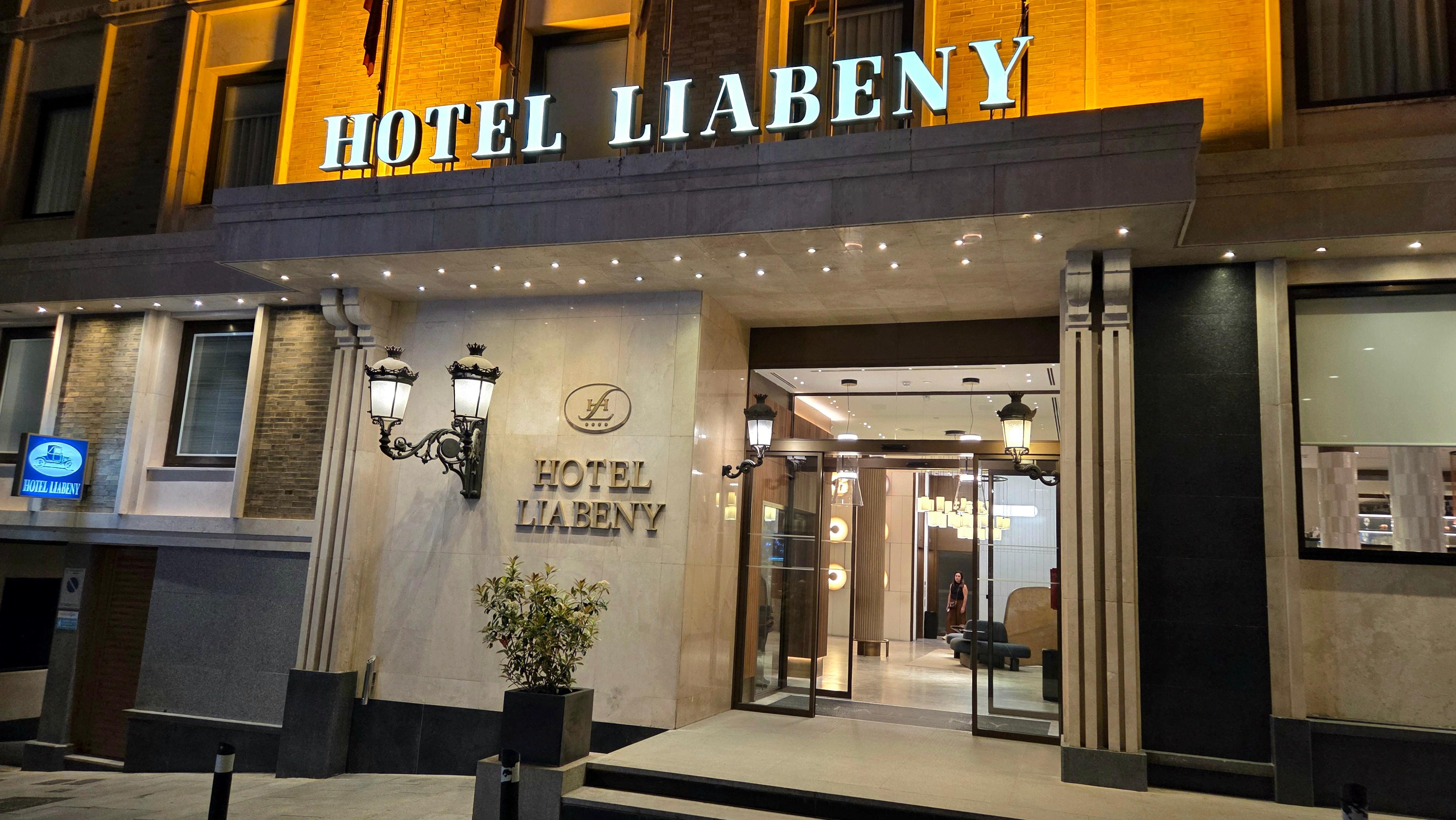 Fachada do Hotel Madrid