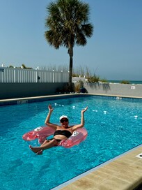 Pool was clean & warm 86 degrees