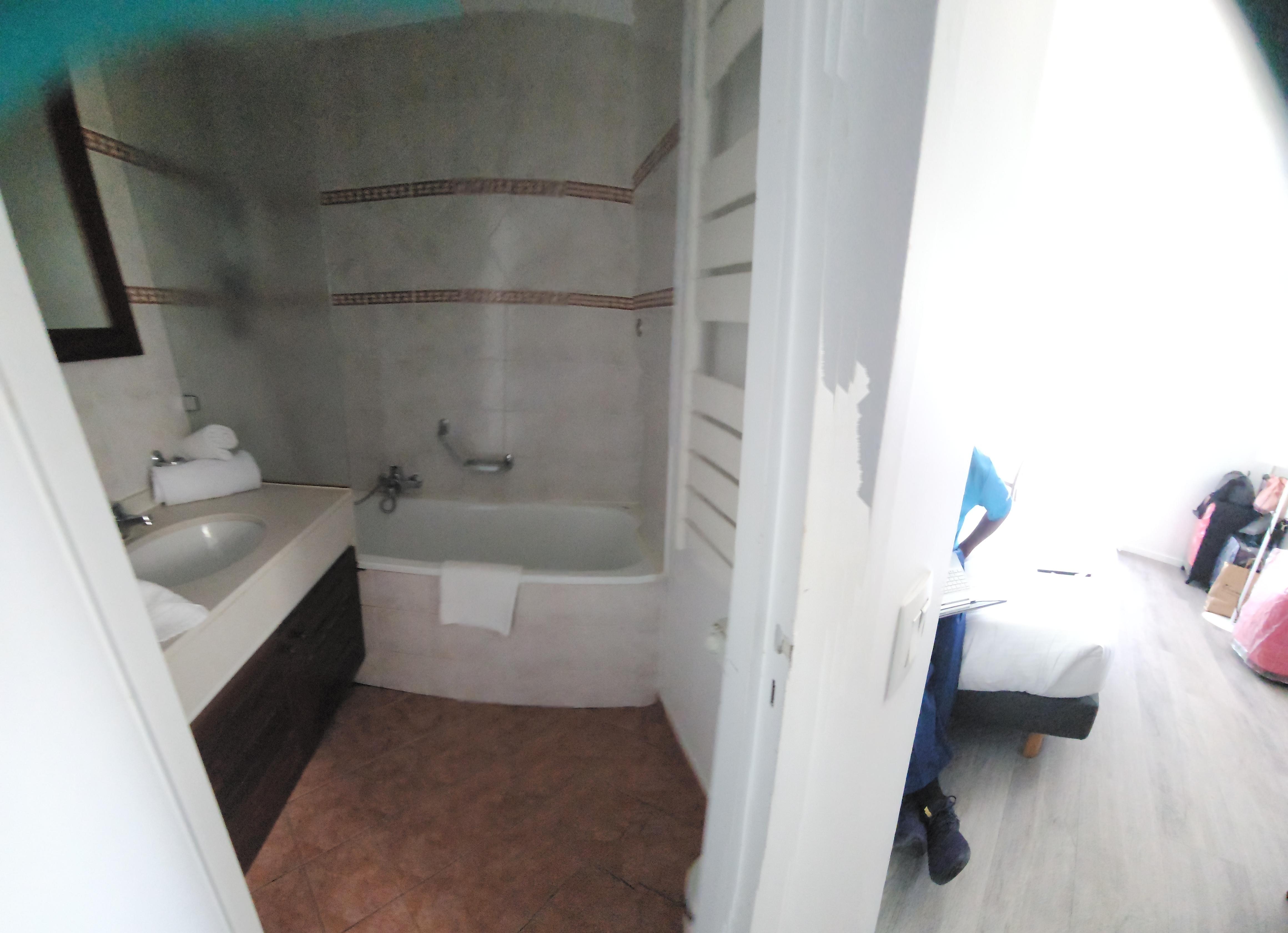 Nice tub for soaking after landing.