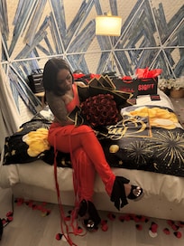 Bed was extremely comfortable!!! needed more time to check out lol!