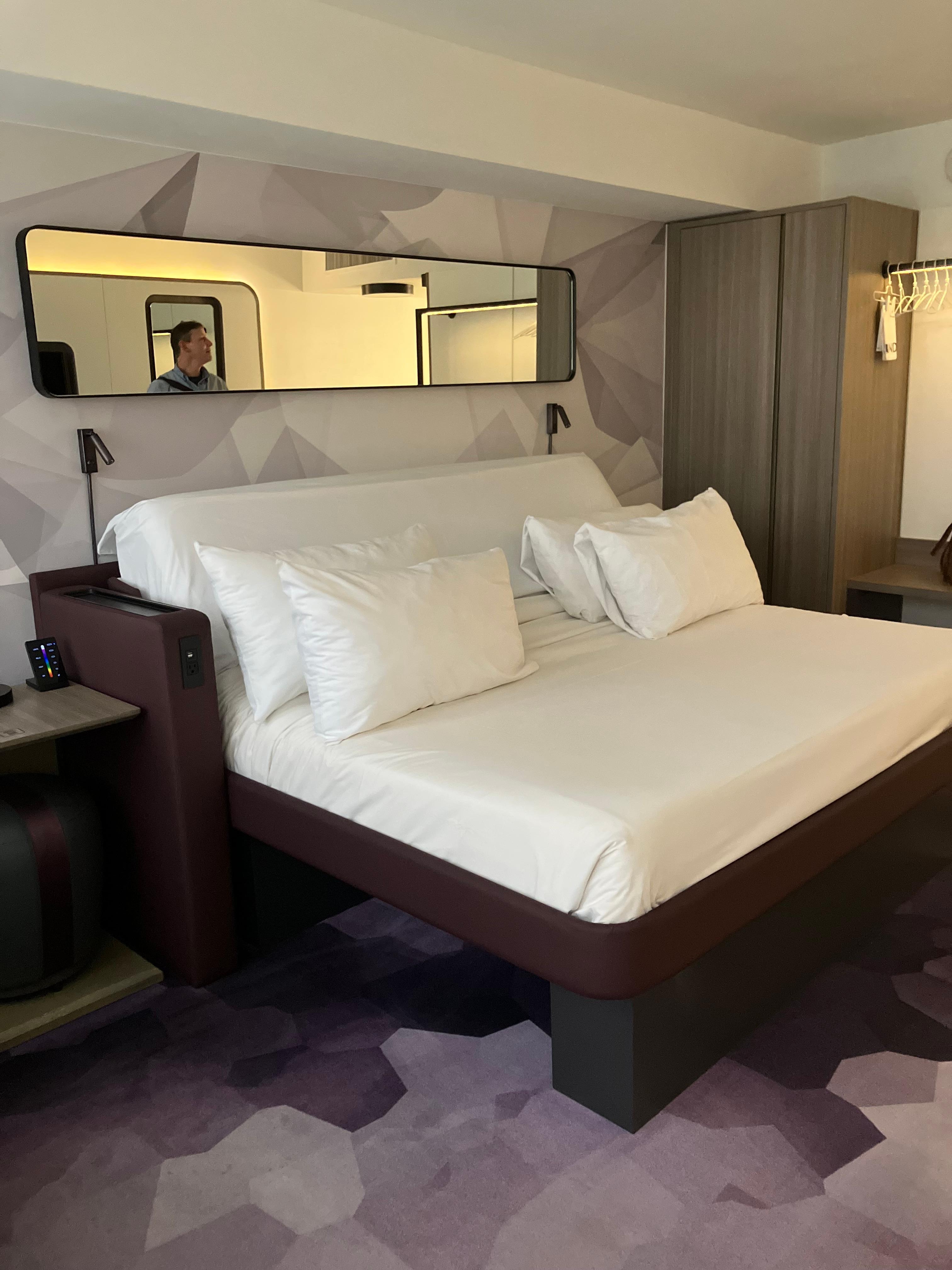 King bed- adjustable 