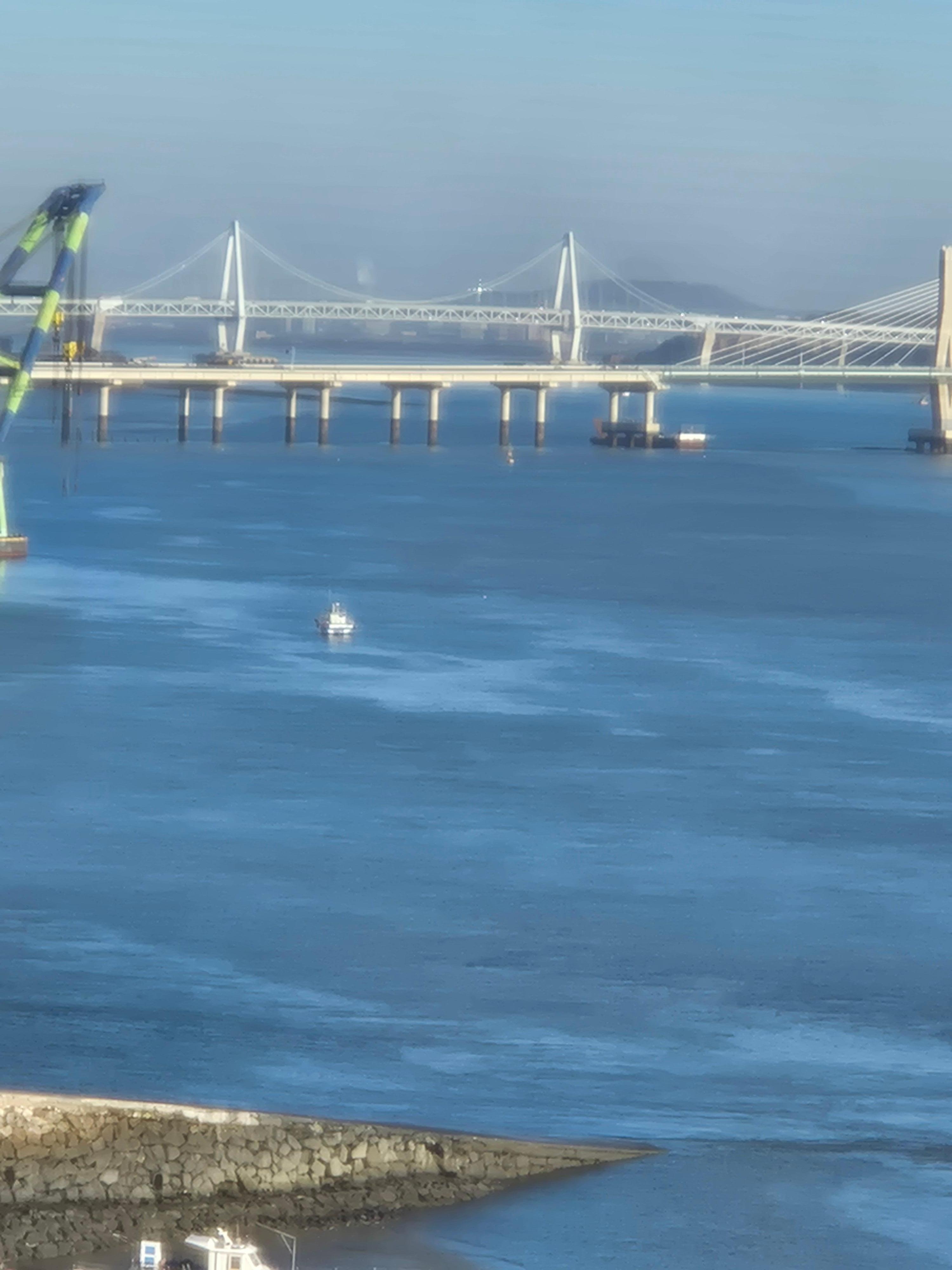 바다 뷰
멀리   인천 대교