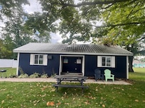 This is the nice cabin we stayed in. Really clean and cute.