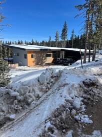 Drive to house. Front of house.