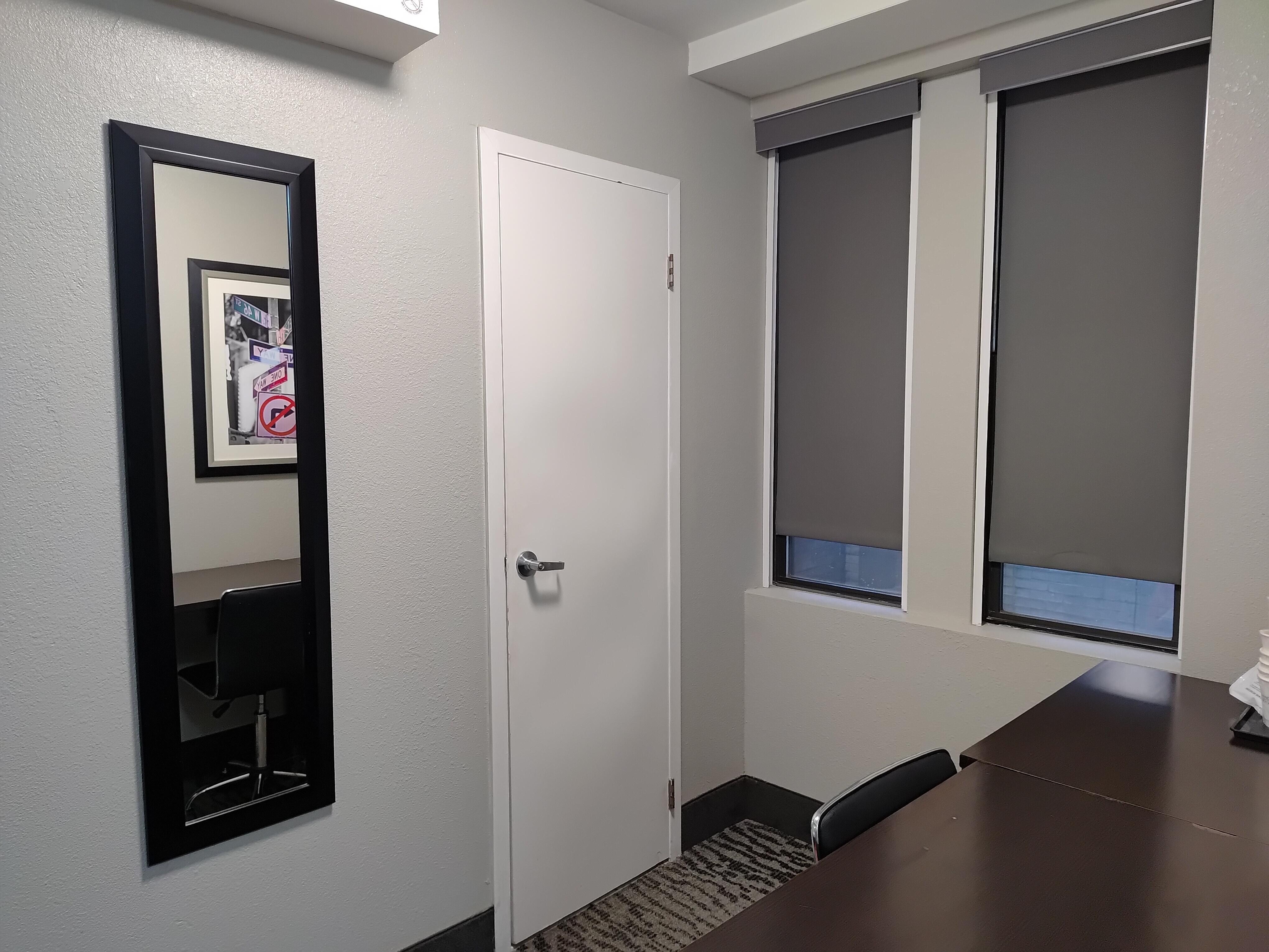 Executive King with desk