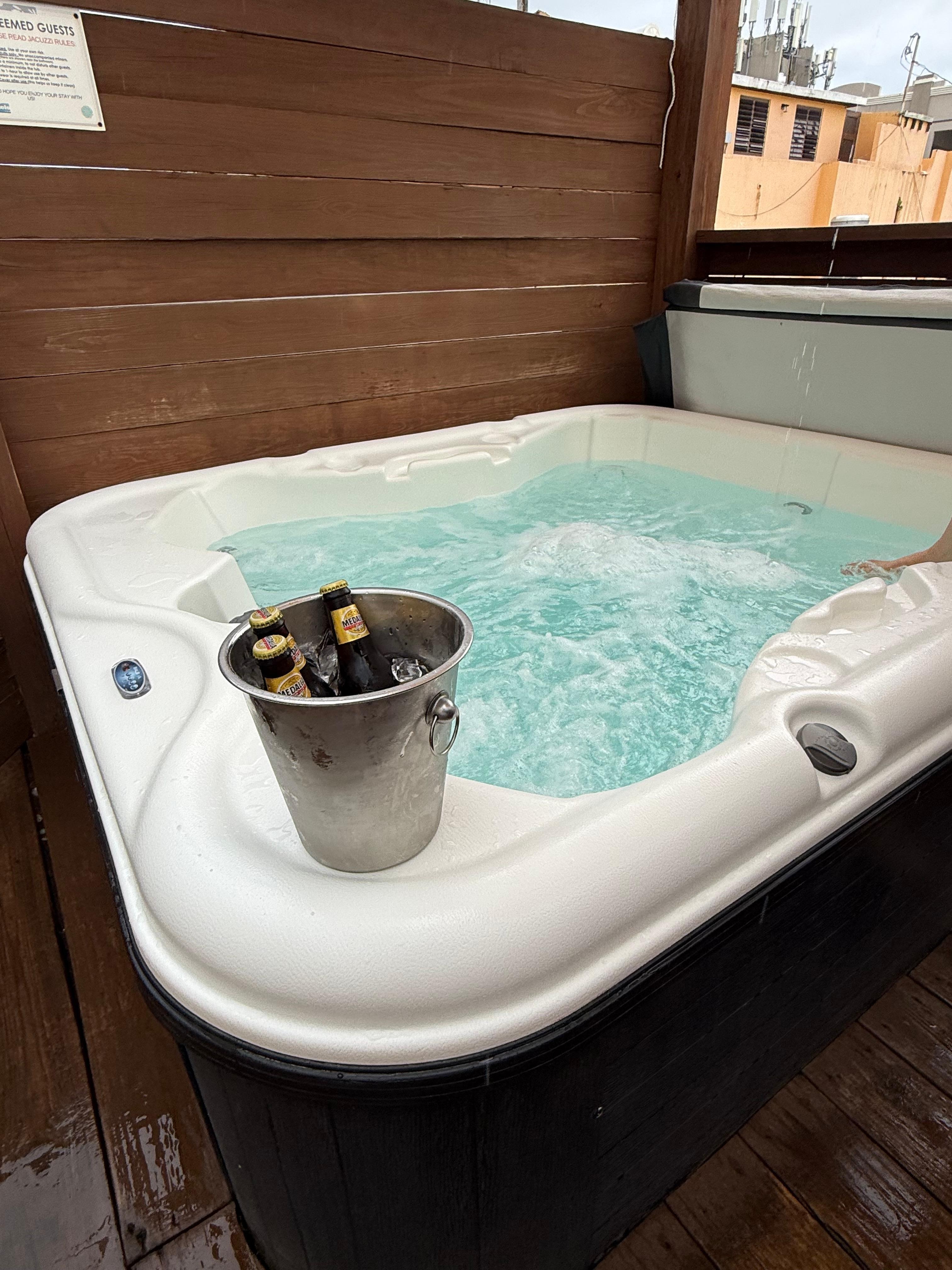 Rooftop jacuzzi 