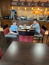 Breakfast Time!!