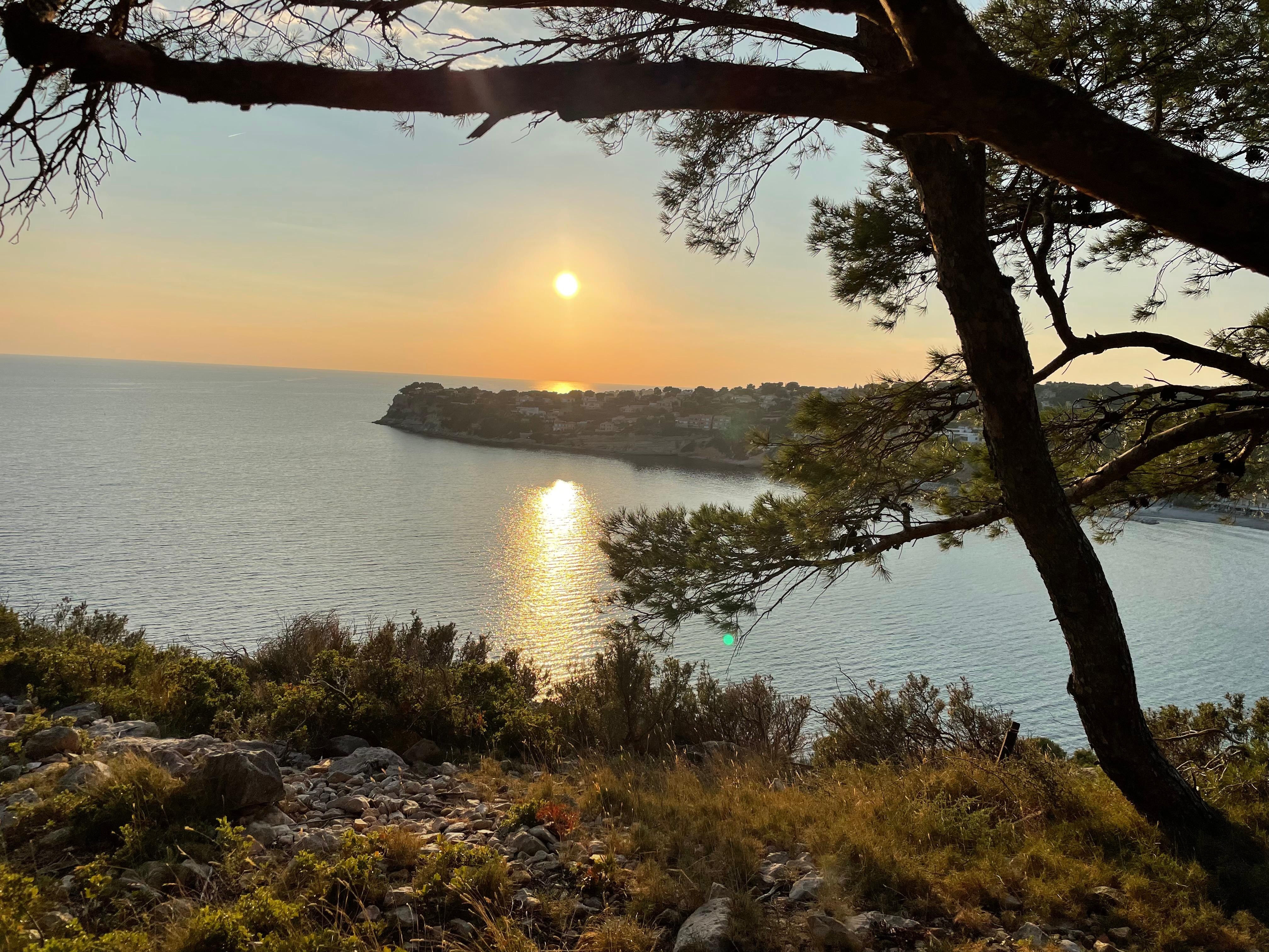 Blick von der Terrasse zum Sonnenuntergang 