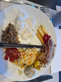 만족스러웠던 조식. 두접시 먹고 하루가 든든.