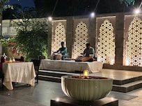 Asíse restaurante is open air setting super authentic experience.