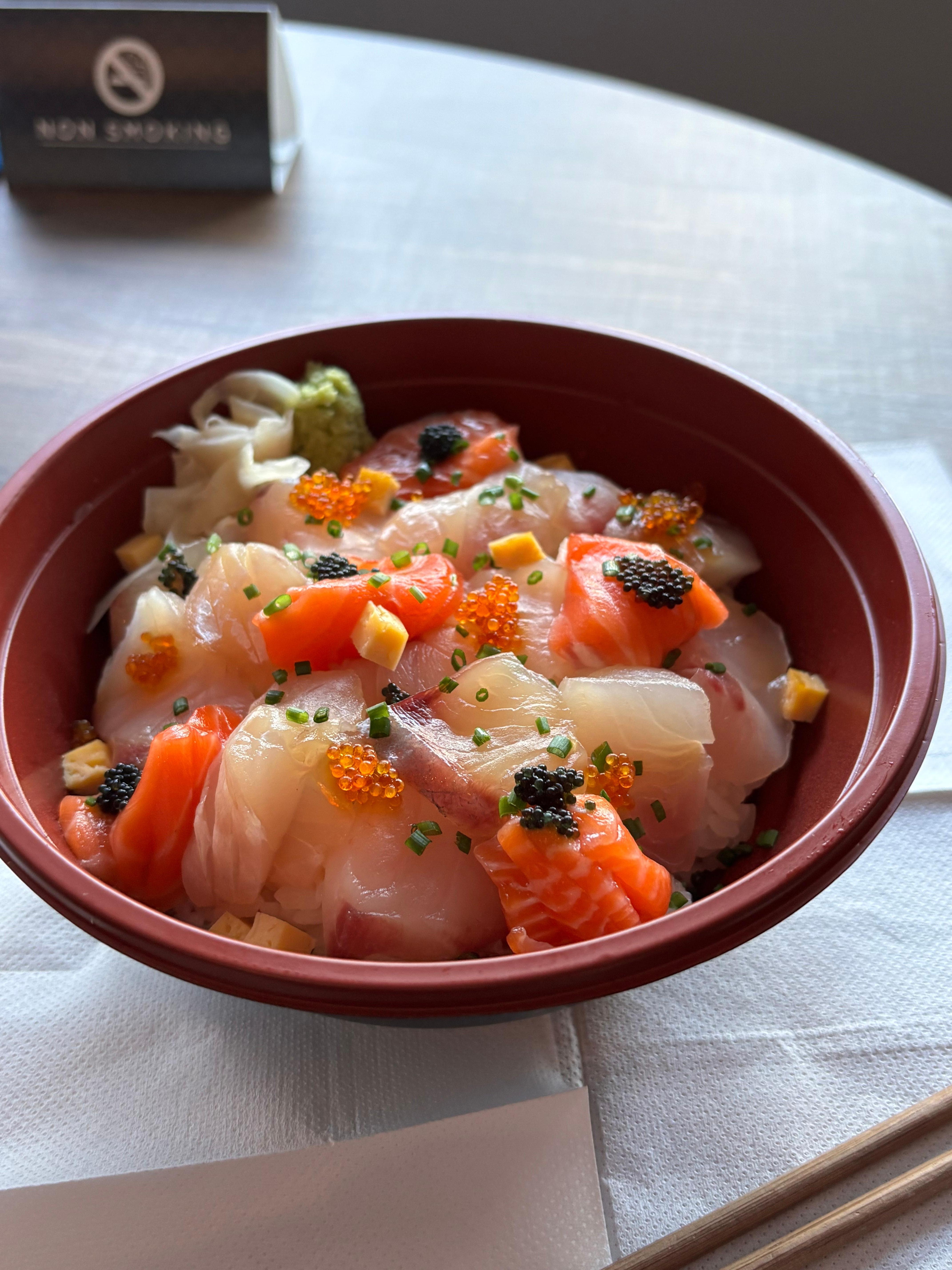 新鮮な刺身がたくさんのっています。美味しいかった。