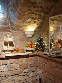 Desayuno en el subsuelo medieval