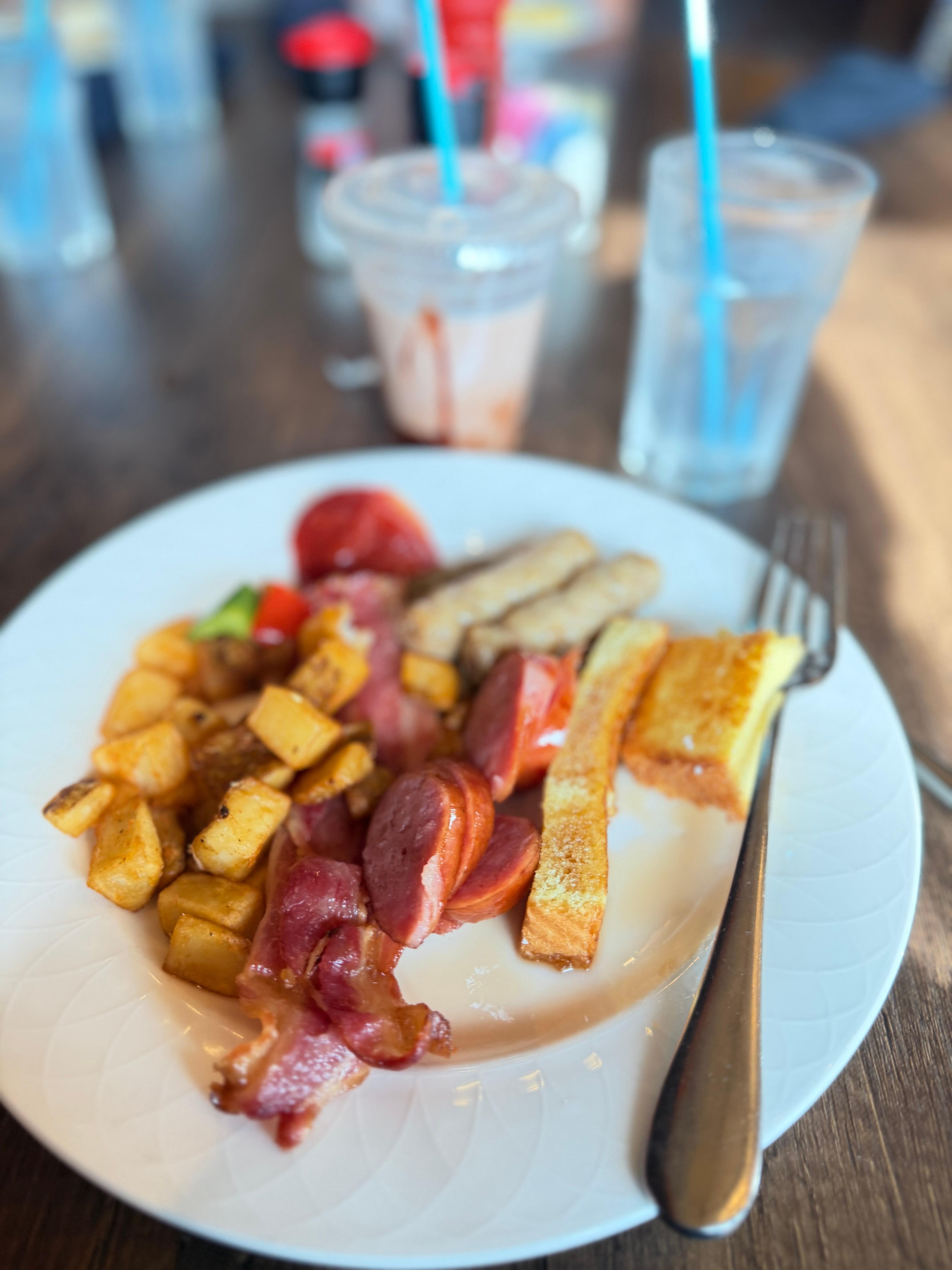 Breakfast buffet was delicious 