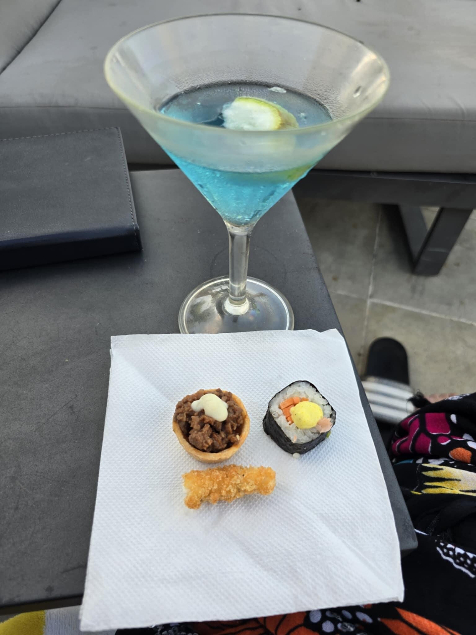 Free cocktails ( or wine & beer) and canapes