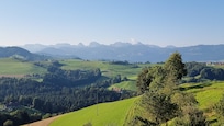 Blick auf die Berner Voralpen vom Balkon des Hauses