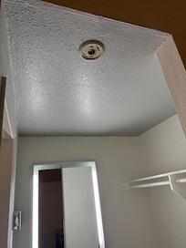 No smoke detector