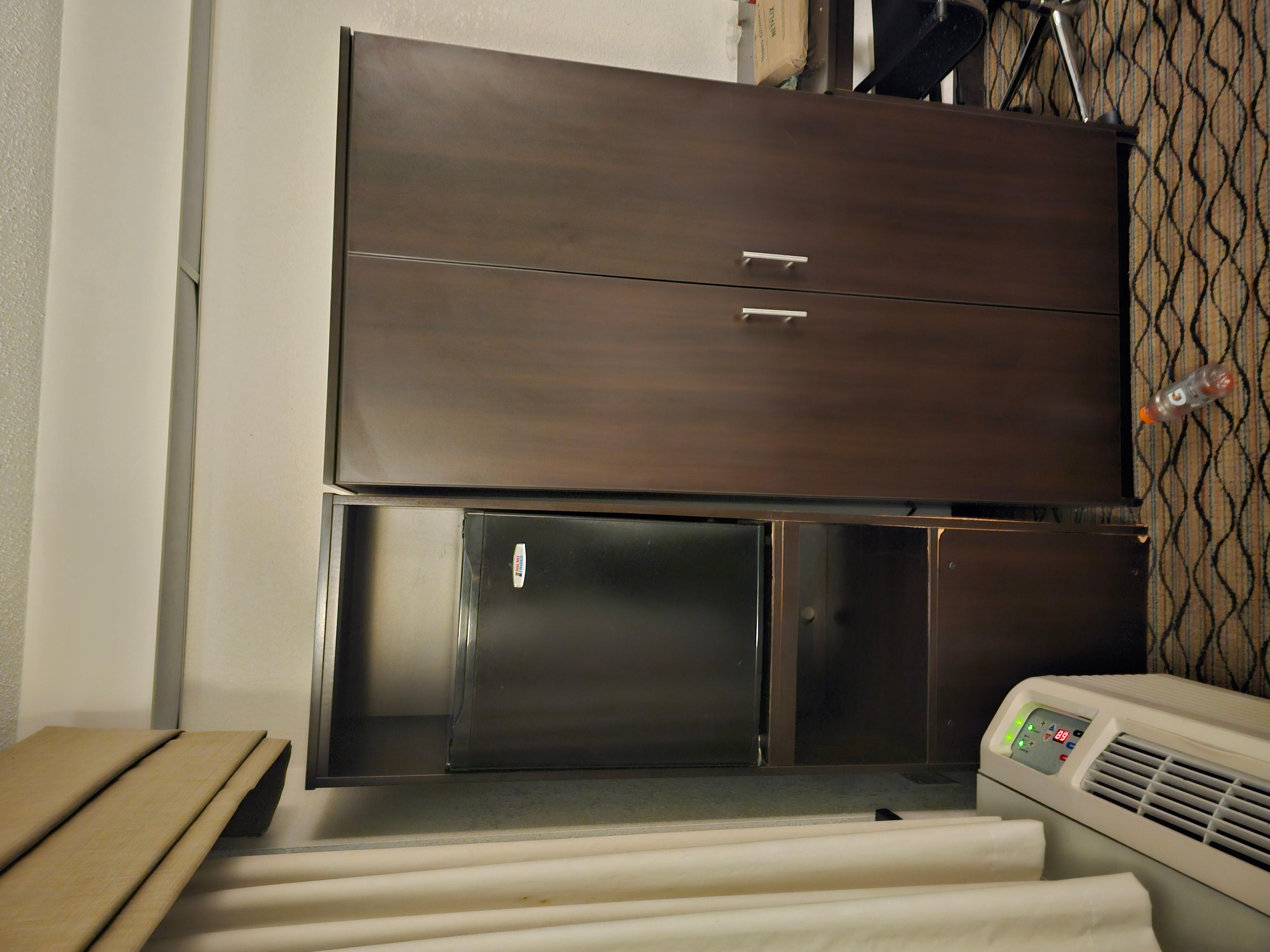 The rooms are pretty impressive for the good price.
They're very well kept as well.