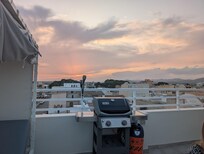 Grill und Blick auf die Berge