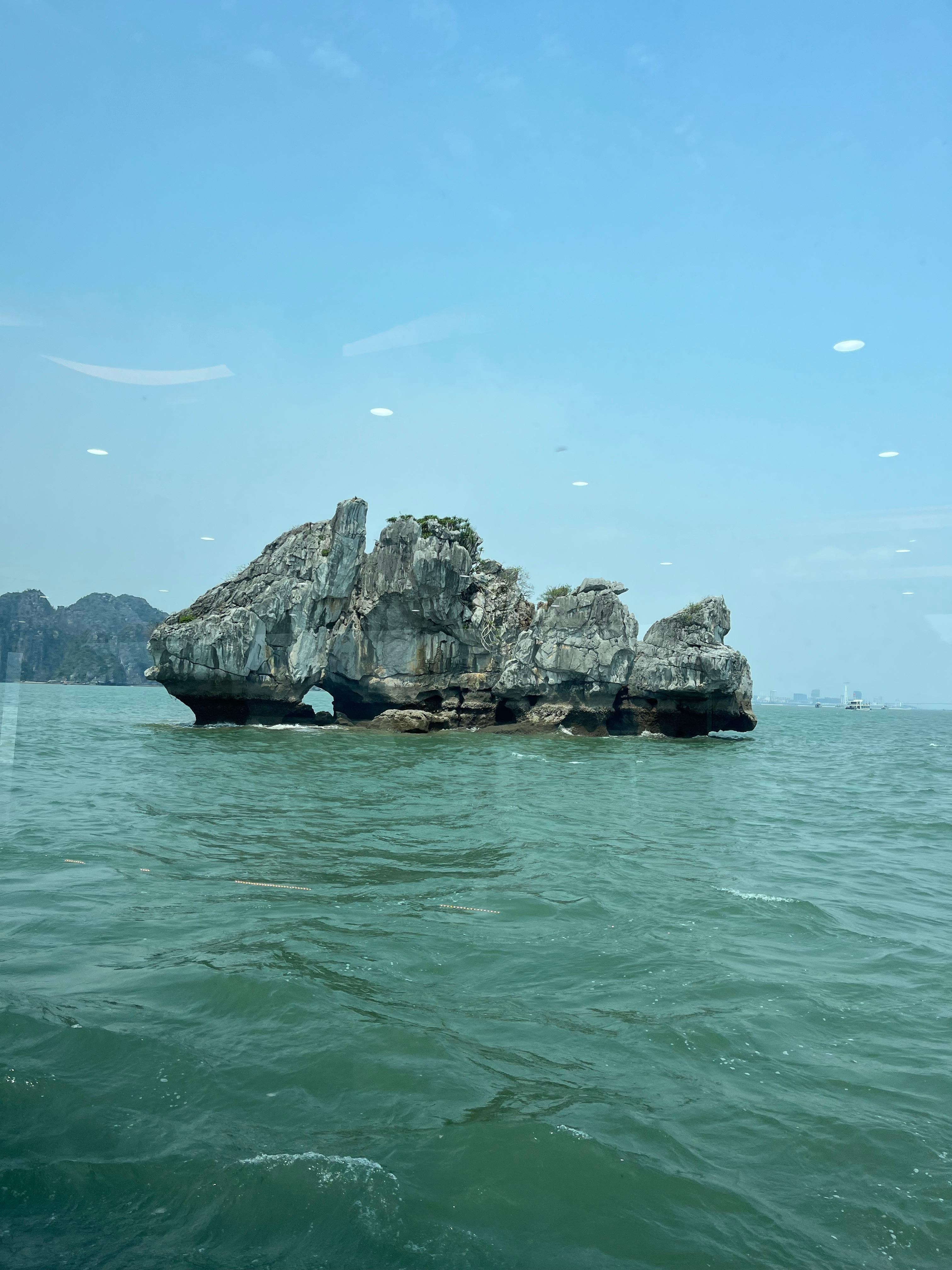 Ha Long Bay tour /cruise was worth it