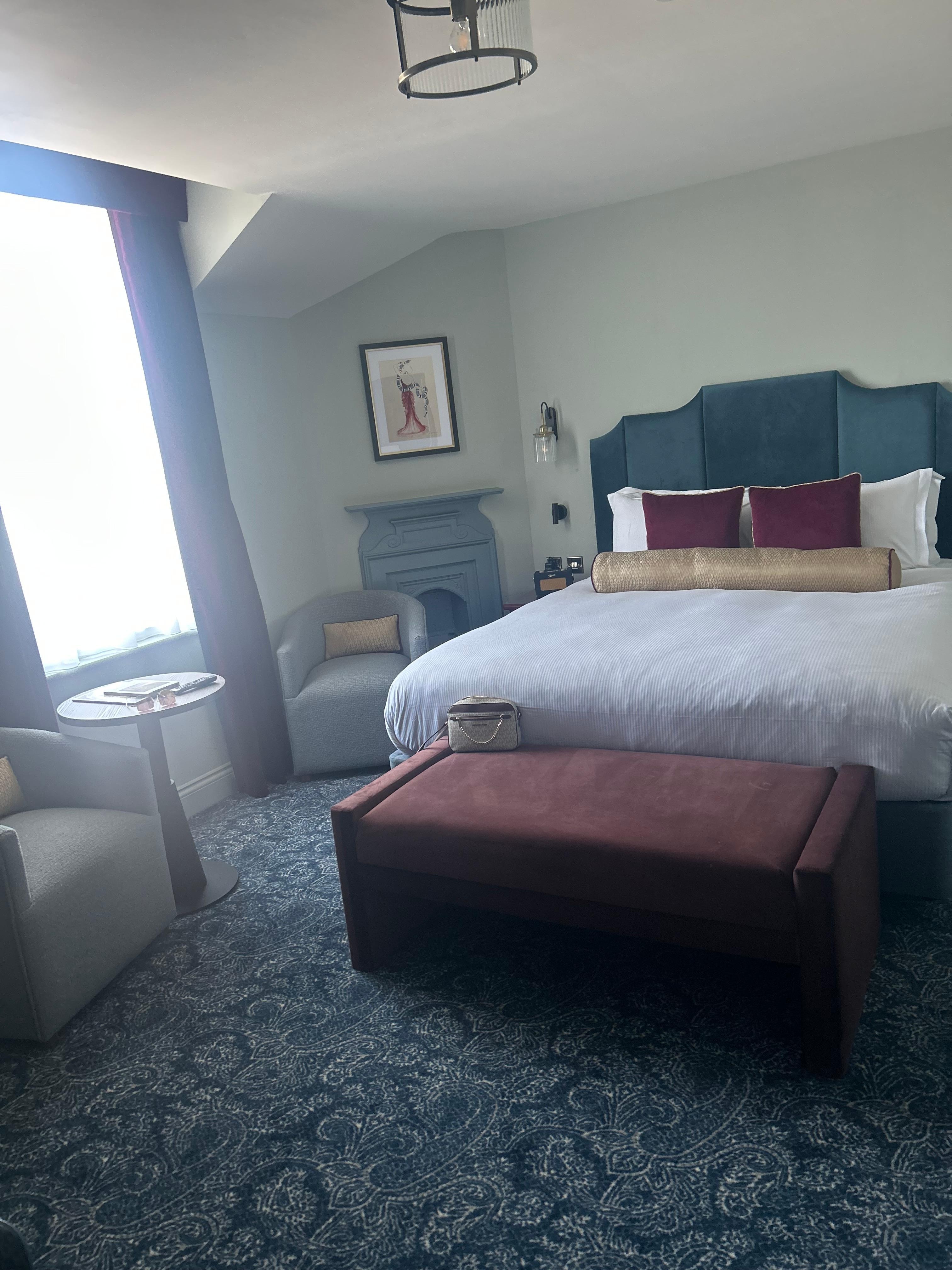 Beautiful video on top floor bed and pillows the best ever slept on