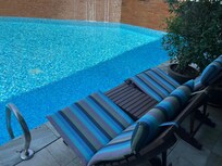Chambre avec accès piscine