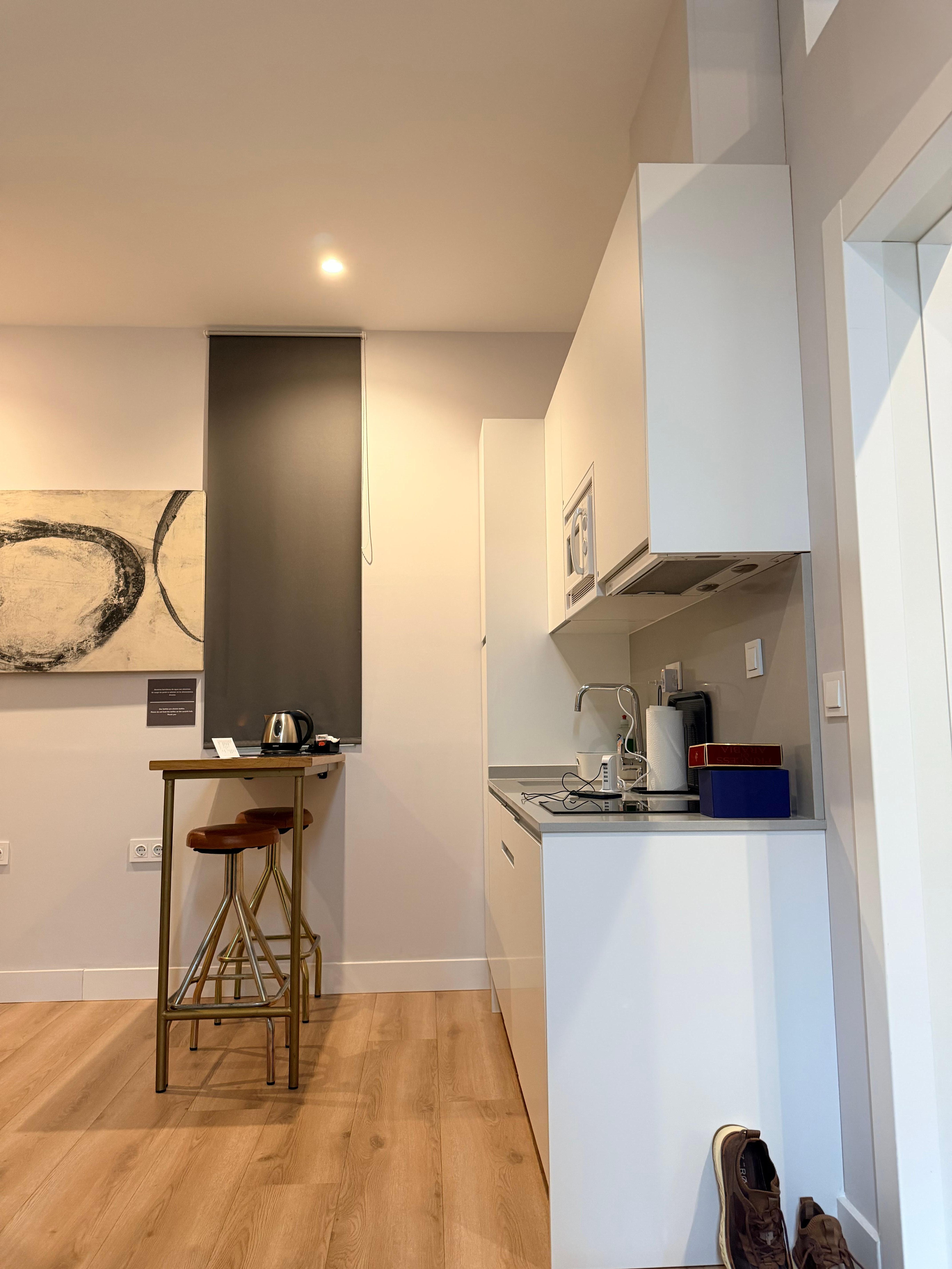 Kitchen snd breakfast area