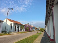 La calle en donde se ubica el hotel