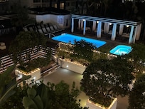 Great pool/hot tub area