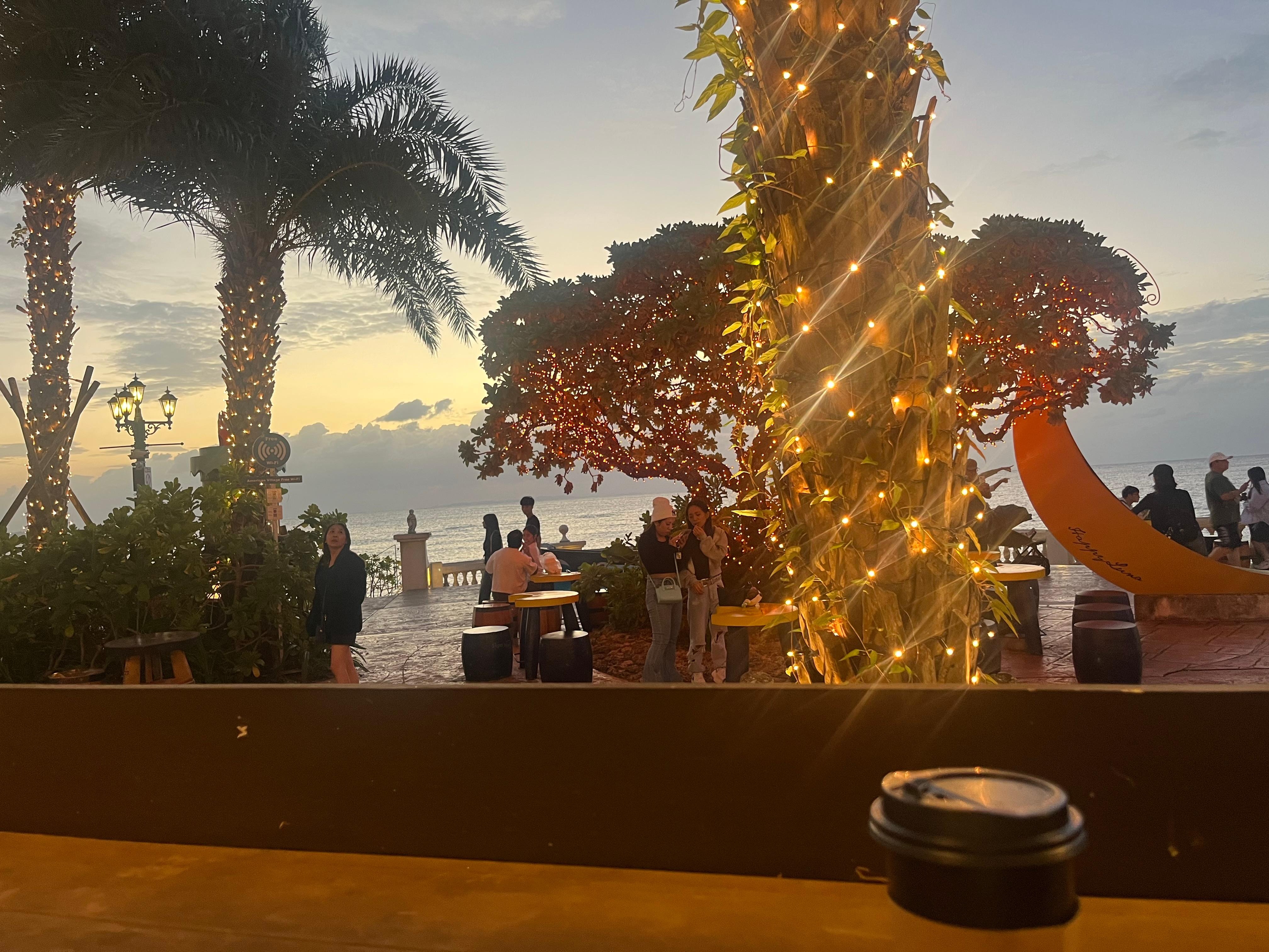 北谷のクライマックスコーヒー☕︎

マカダミアナッツパンケーキがオススメです♪