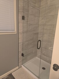 Beautiful and clean shower