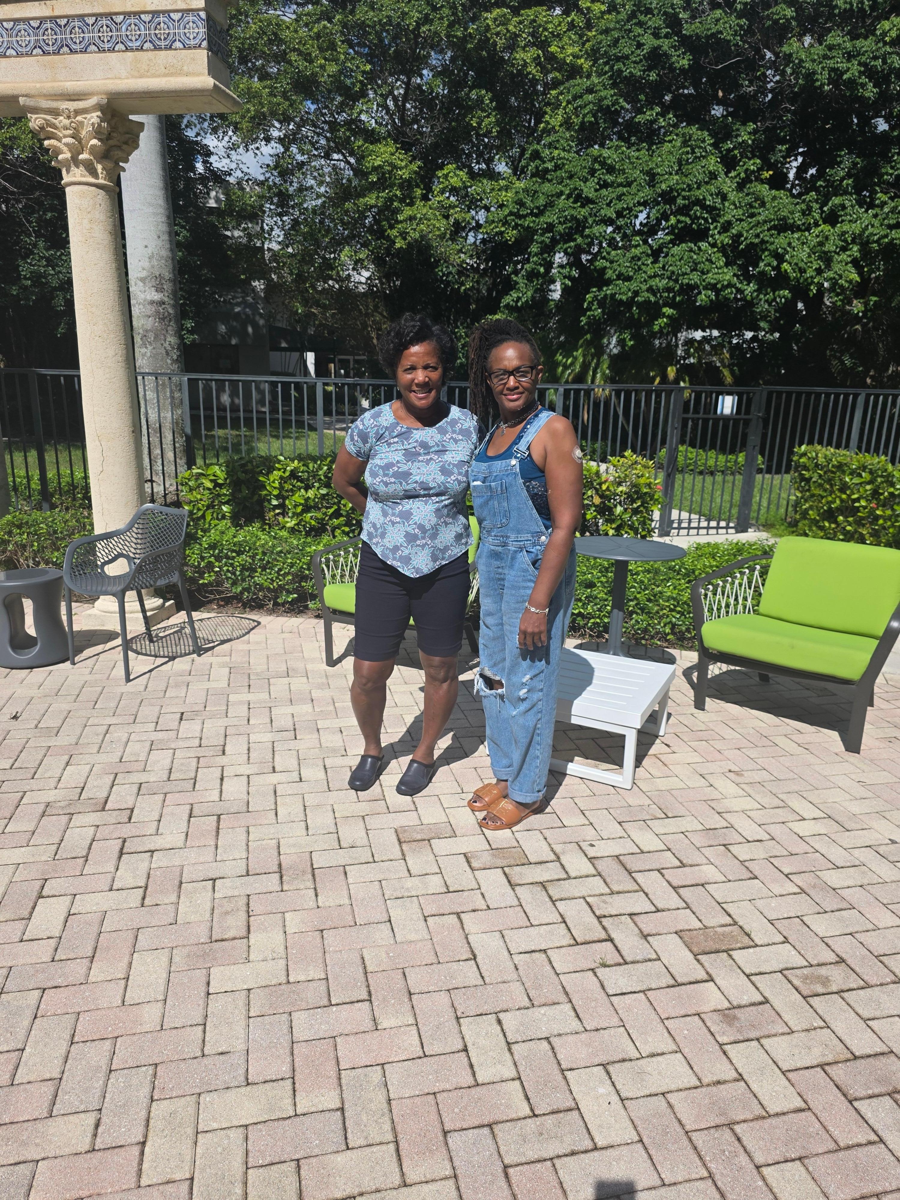 Lisa Renee & Cassandra 