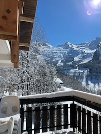 Livraison de neige juste le samedi et soleil magnifique le dimanche 😍