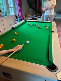 Pool table