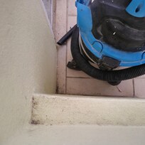 Dirty floors. Host asked me to clean floors for discounted rates. Unprofessional and rude request