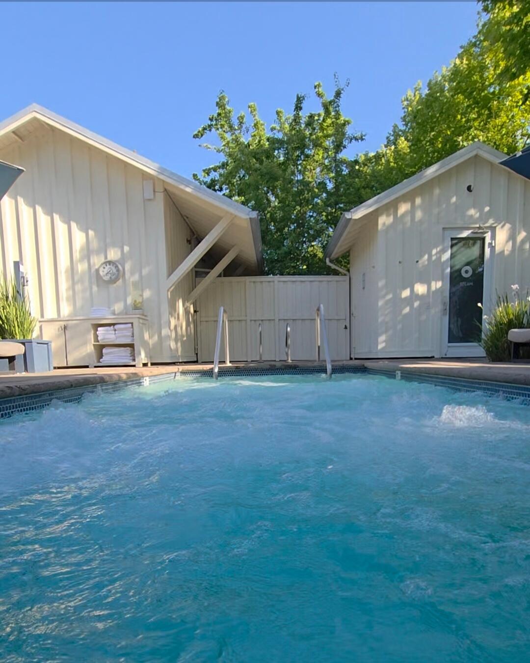 Spa adult poo 