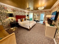 Guest room