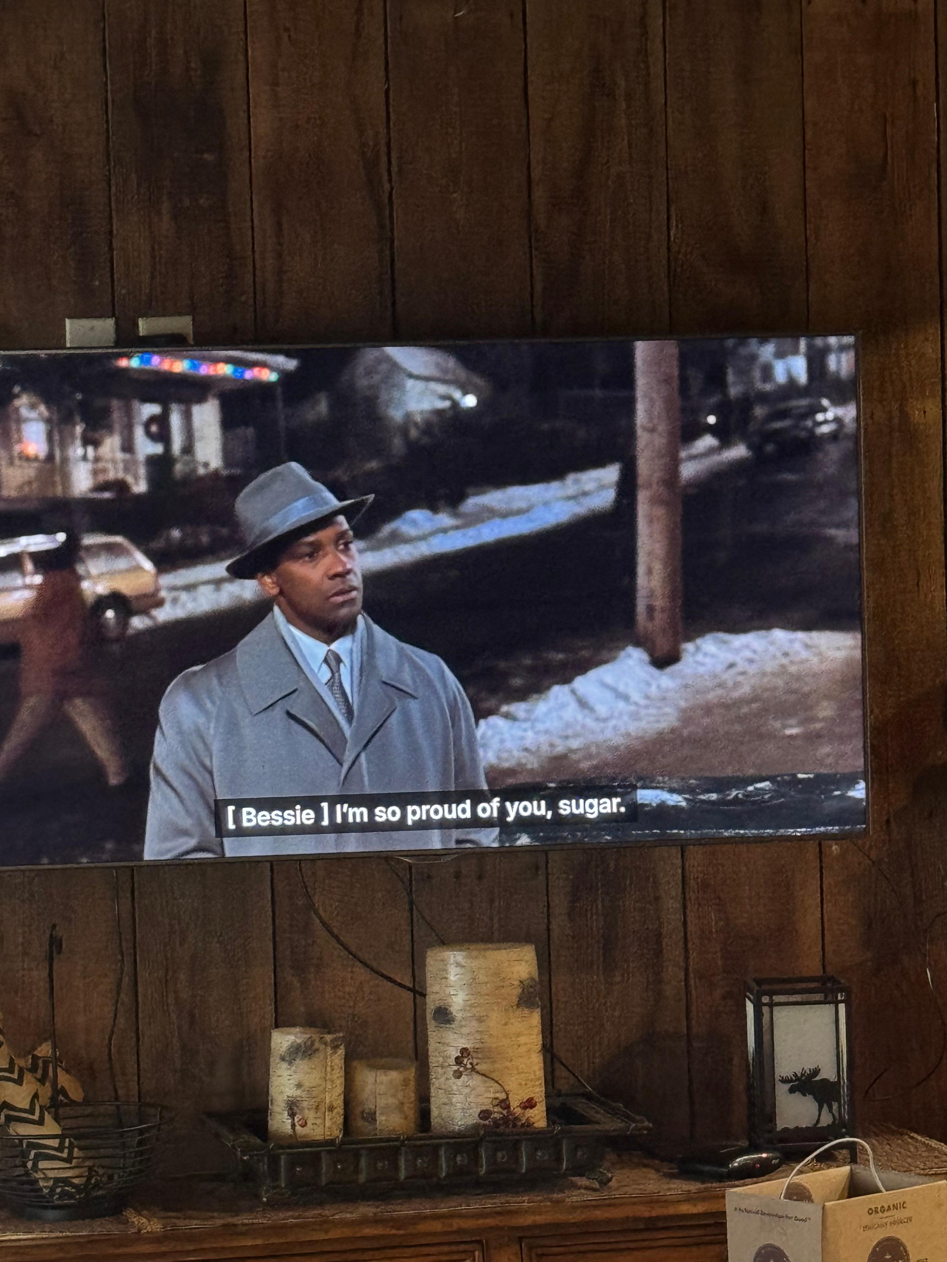 Upstairs Family room ! Tv