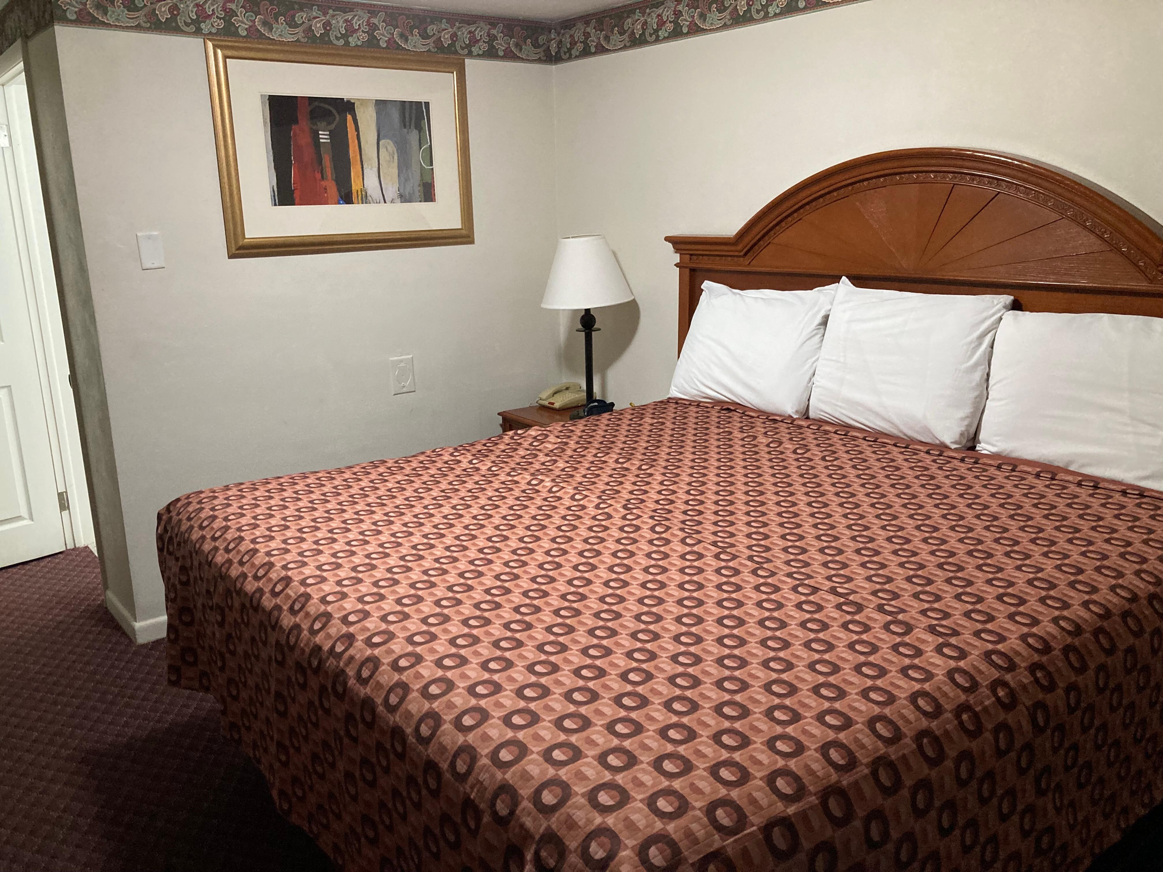 One king bed room 