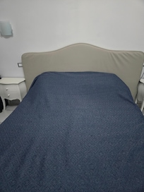 Lit non confortable et non conforme au photos du site hotel.com pour Chambre deluxe