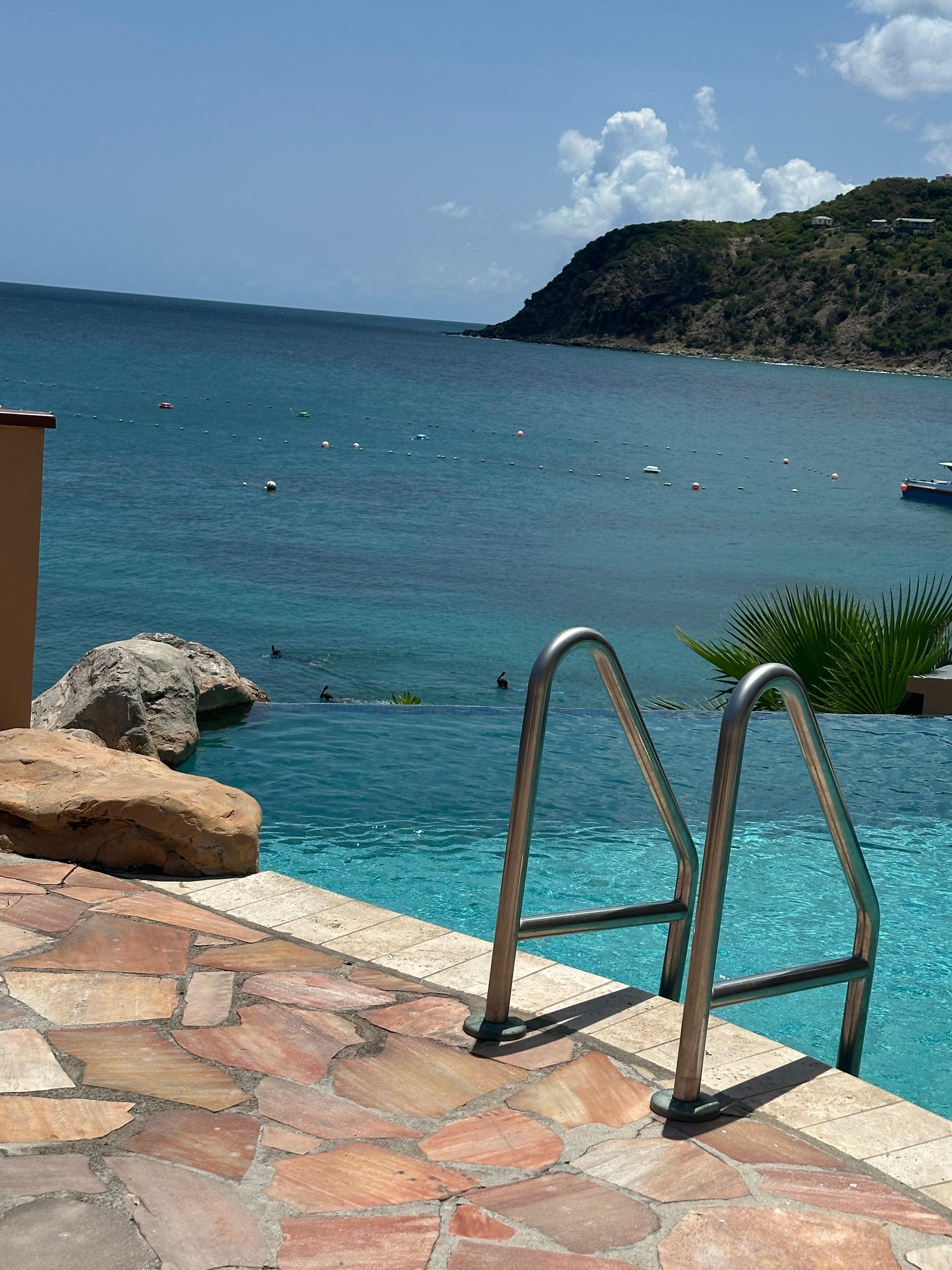 Infinity pool
