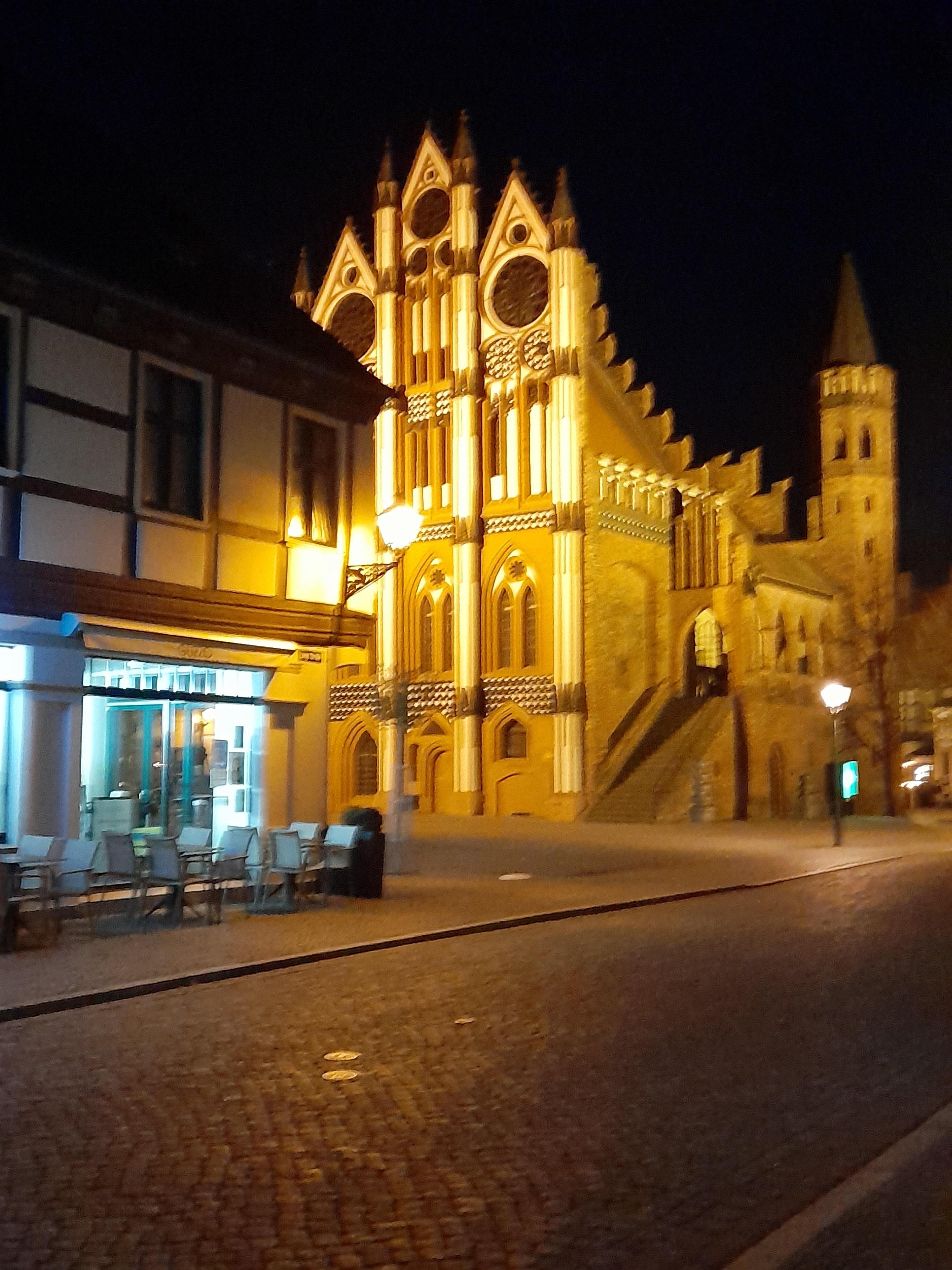 Rathaus,abends beleuchtet,romantisch 