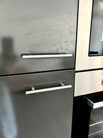 Kühlschrank außen. Innen okay