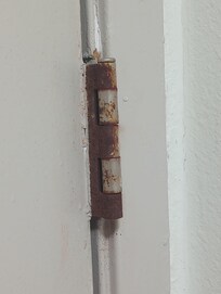 Rusty hinge
