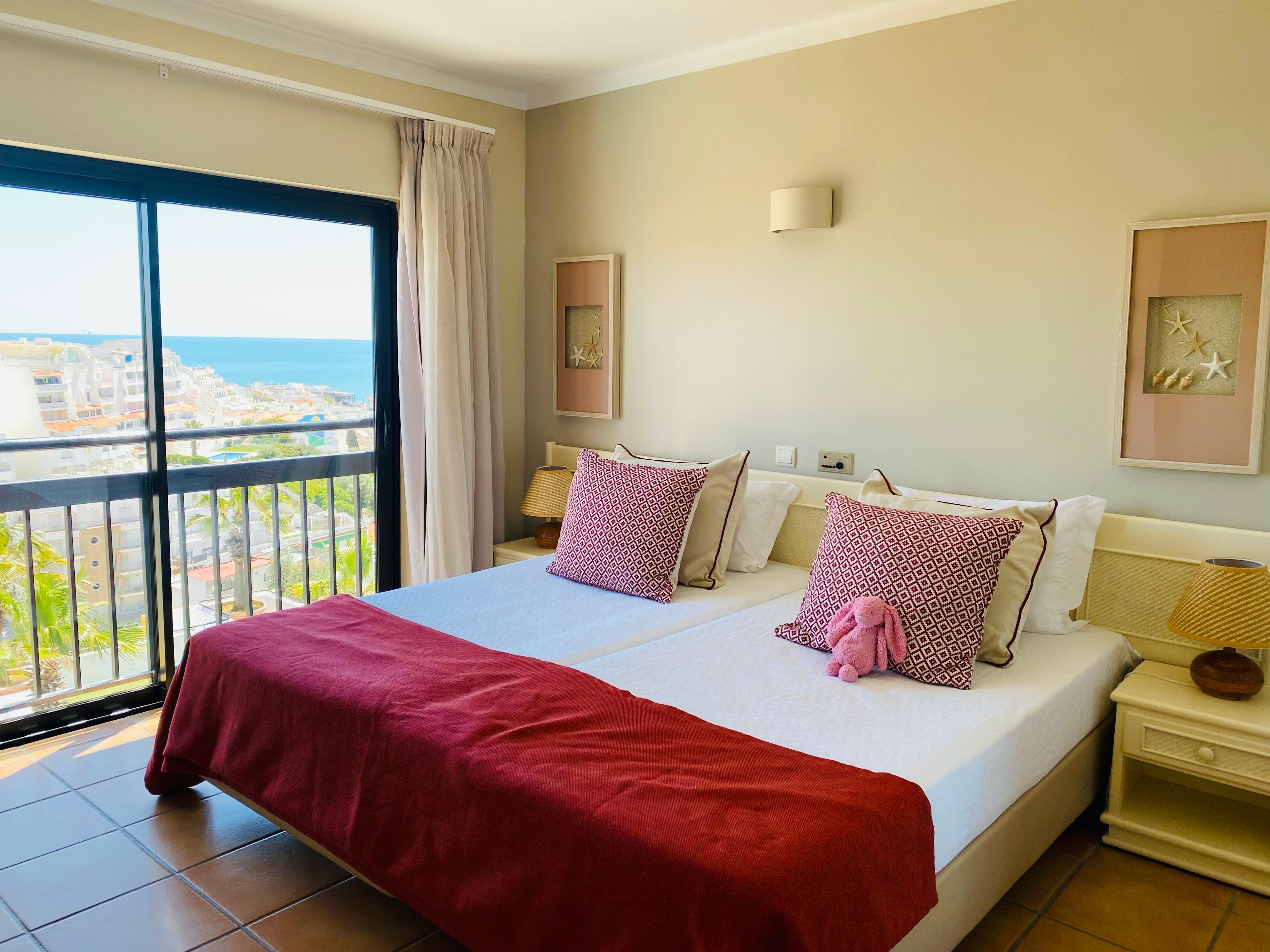 One bedroom with seaview