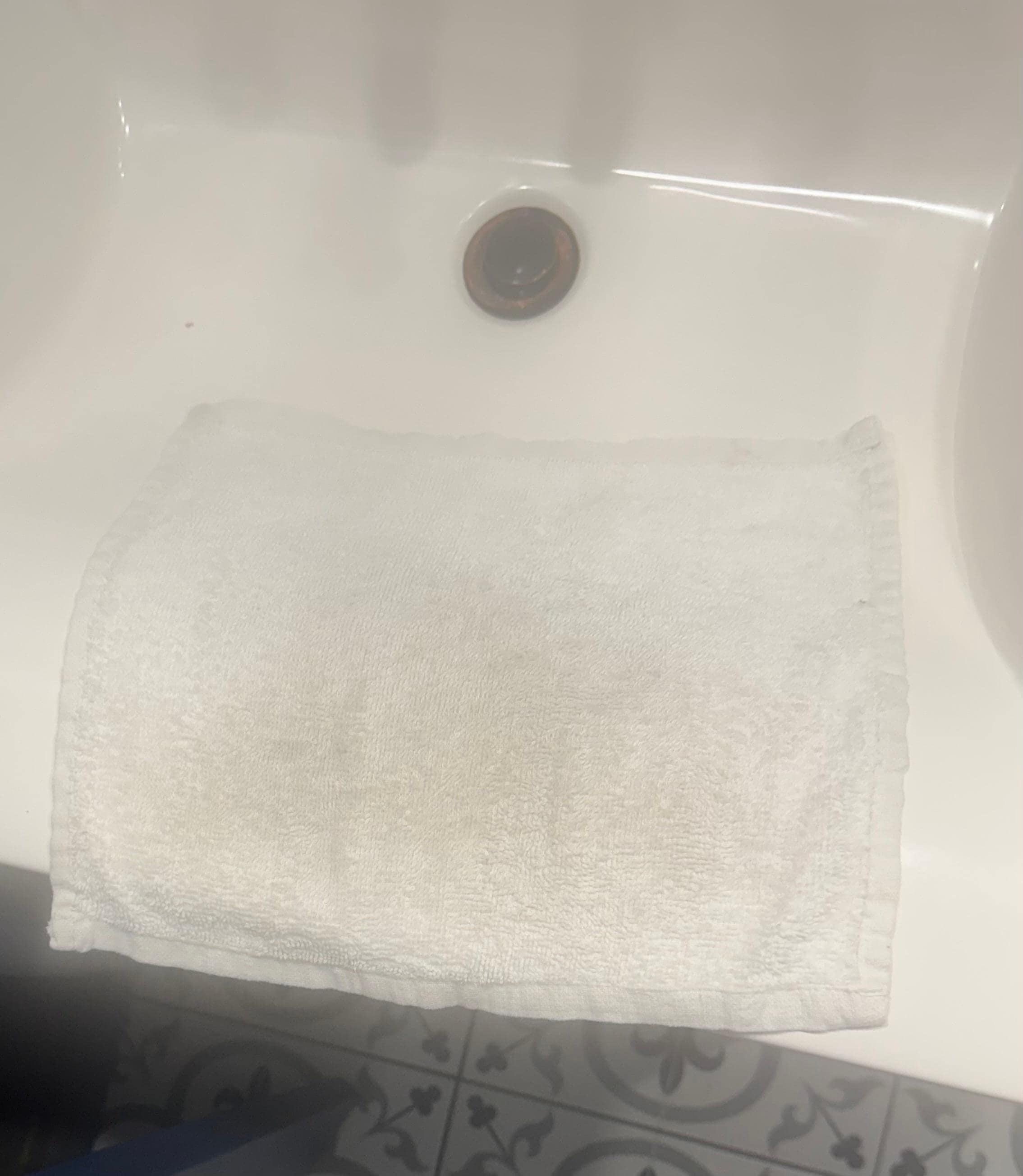 Supposedly a clean wash cloth 