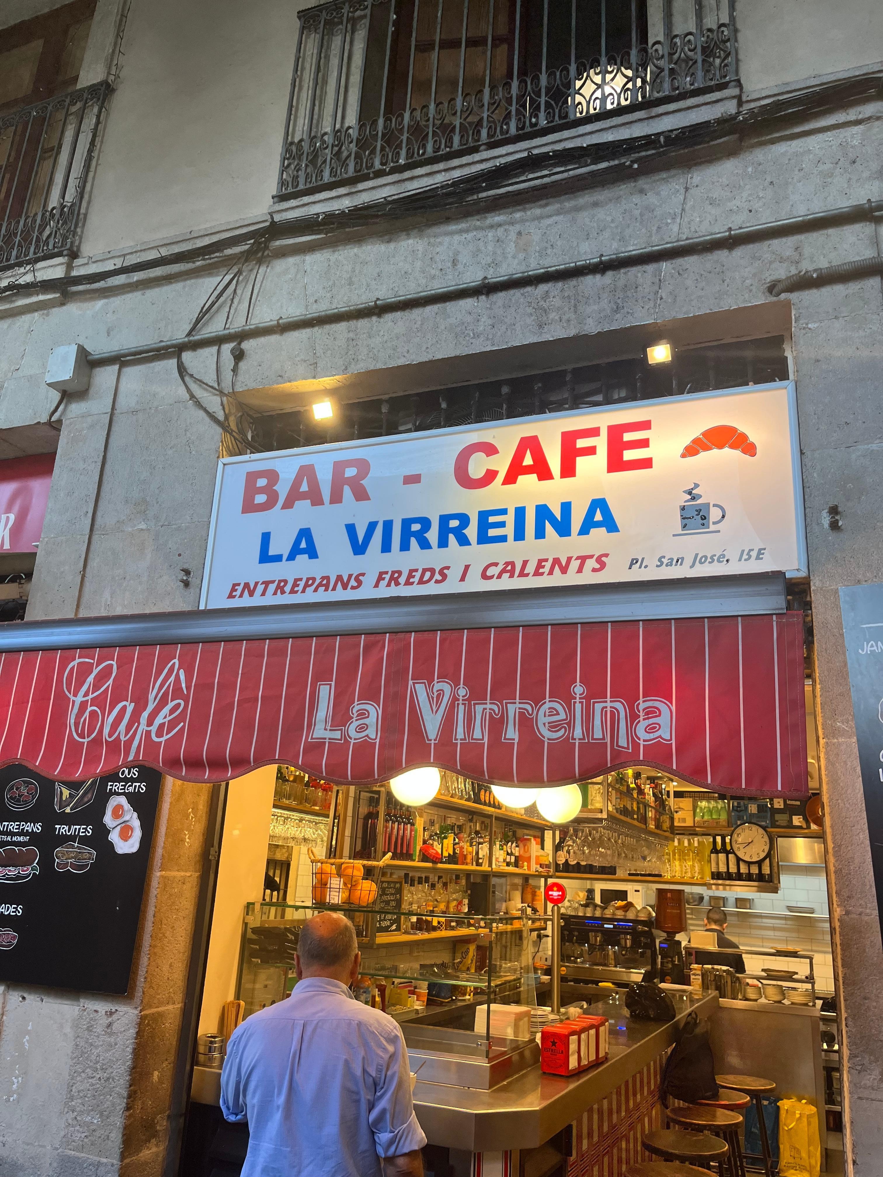 Nearby cafe that opens early as 7am