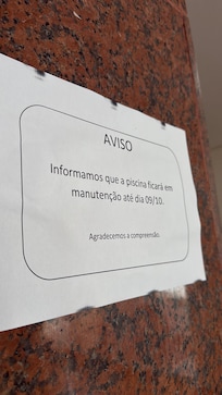 Aviso da piscina em manutenção, no checkout do hotel tinham colocado um novo que a manutenção iria até 10/10