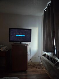 TV did not work. The lady checking us in told us after we paid.